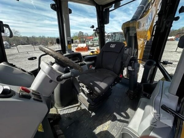 2023 Caterpillar 420 4x4 Backhoe Loader