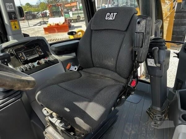 2023 Caterpillar 420 4x4 Backhoe Loader