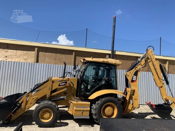 2023 Caterpillar 420F2 Loader Backhoe
