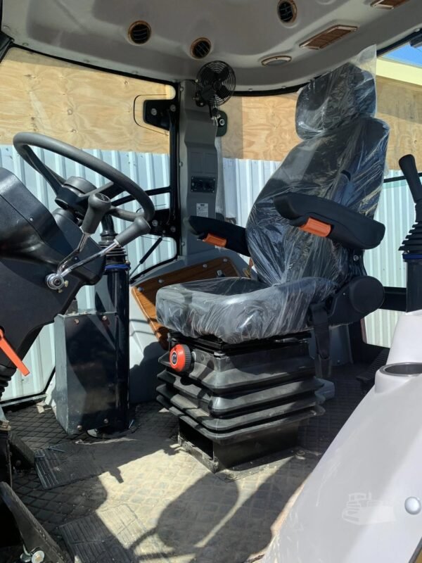 2023 Caterpillar 420F2 Loader Backhoe