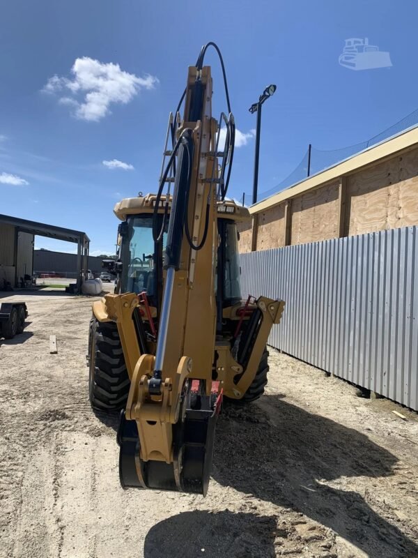 2023 Caterpillar 420F2 Loader Backhoe