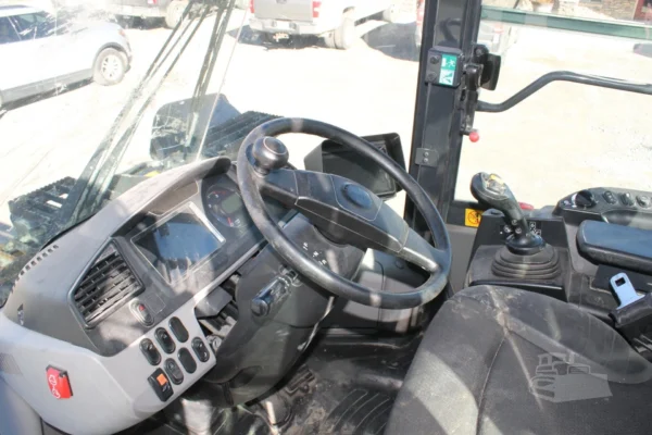 2023 Komatsu WA270-8 Wheel Loader