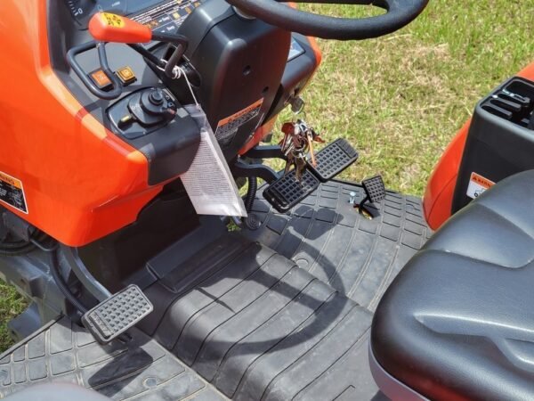 2025 Kubota M7060 4WD Utility Tractor