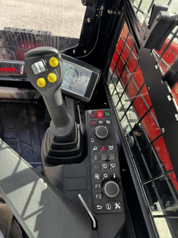 2025 Manitou 2750V Wheeled Skid Steer Loader